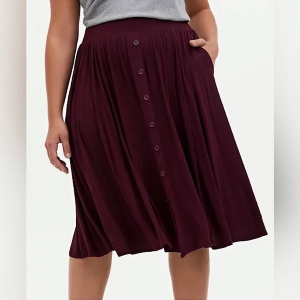 Torrid Midi Super Soft Button-Front
Burgundy Purple Wine Maroon Skirt 2X - Picture 4 of 5